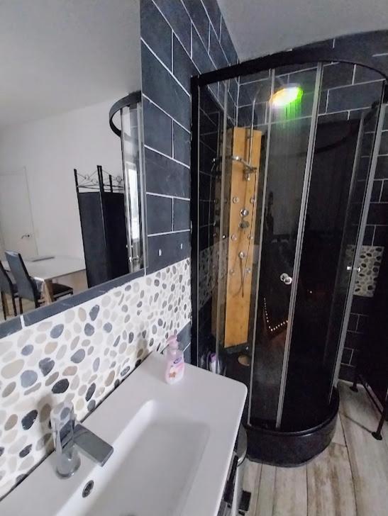Au Pays D'Angeline Hotel La Pacaudière Cameră foto
